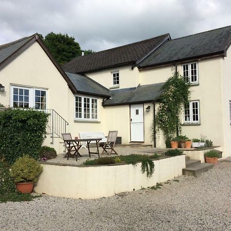 Dolton Meadowland Farm B&B 외부 사진