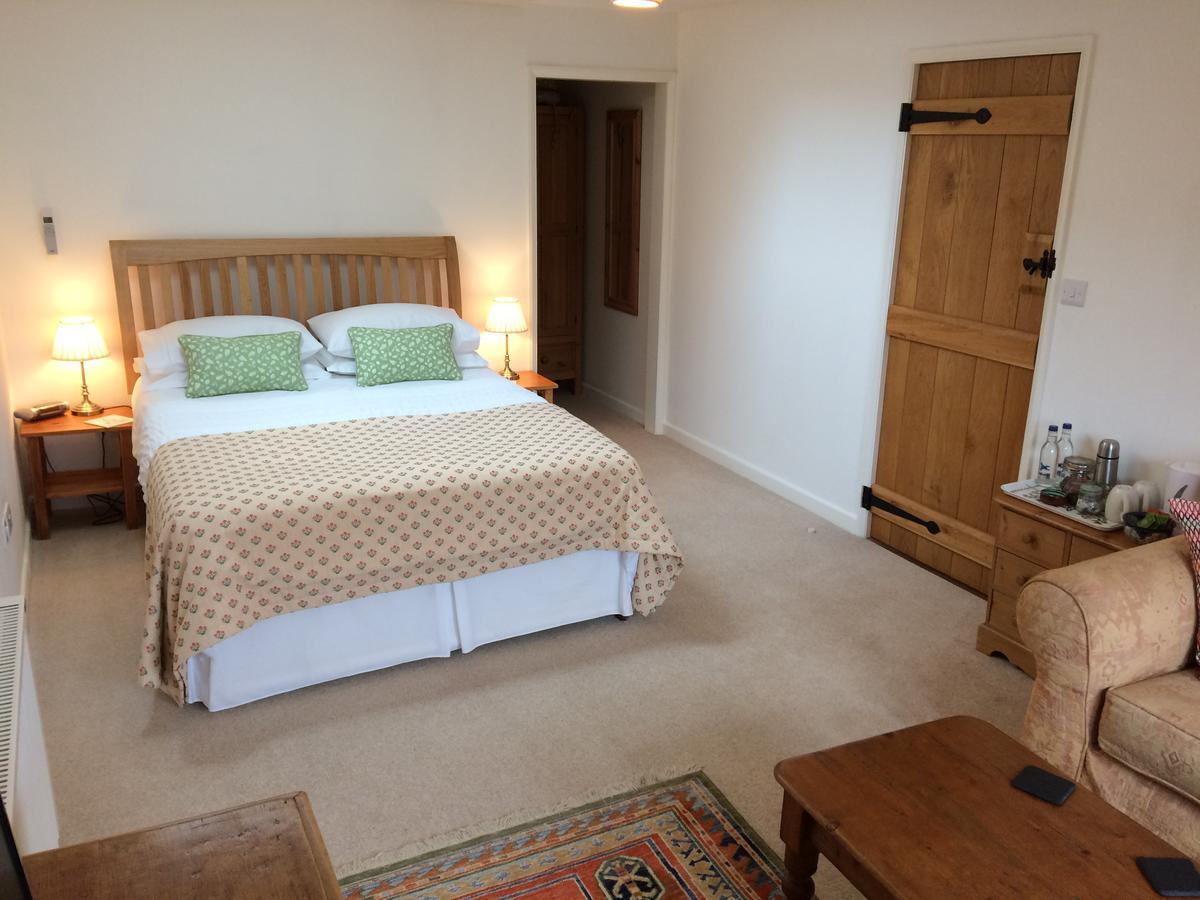 Dolton Meadowland Farm B&B 외부 사진